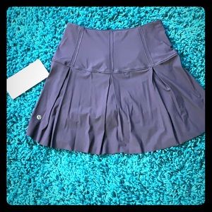 Lululemon “lost in pace skirt”